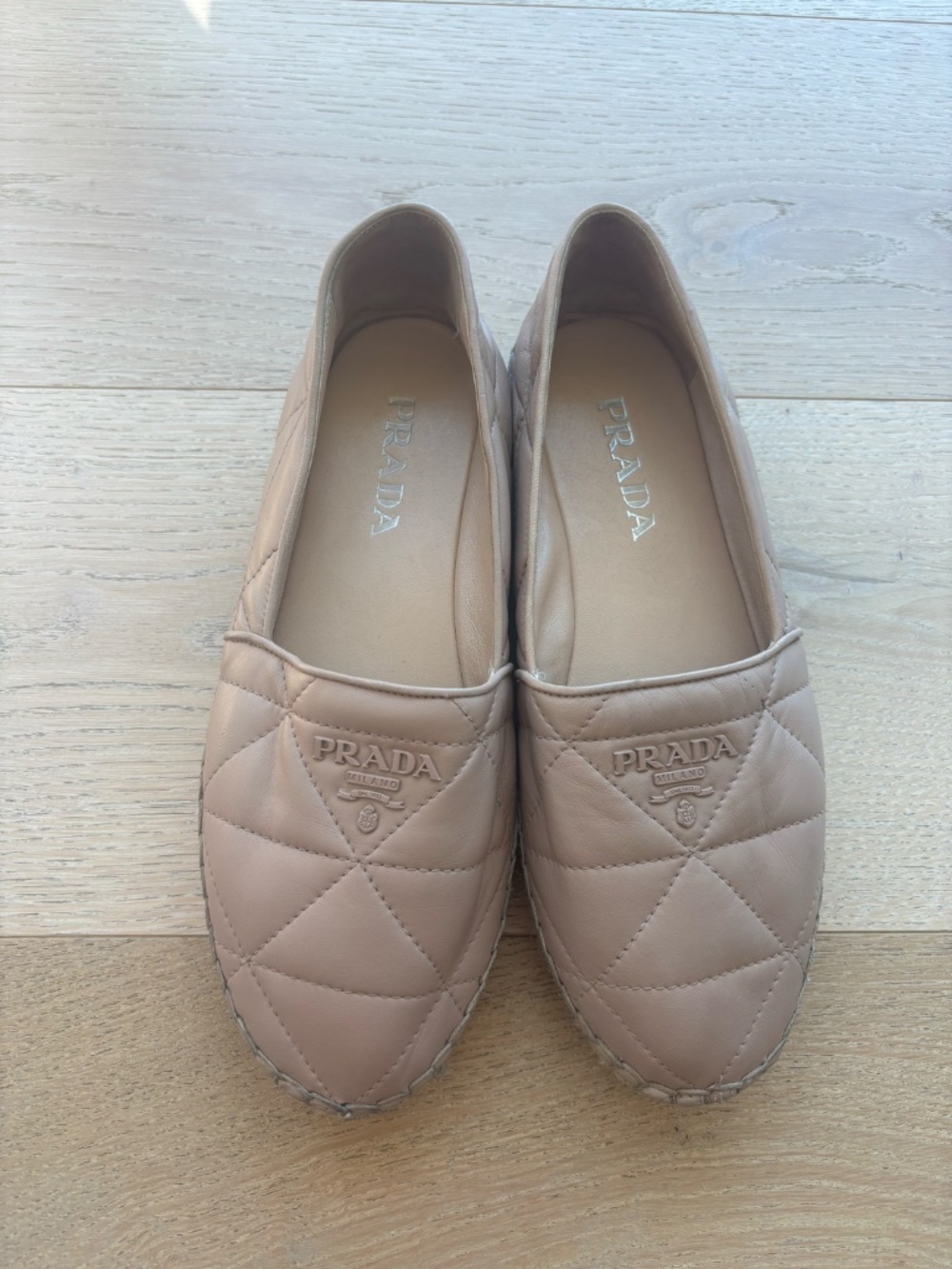 Prada Calzature Donna Women's shoes in Cream  Quilted Leather Loafers size 37.5